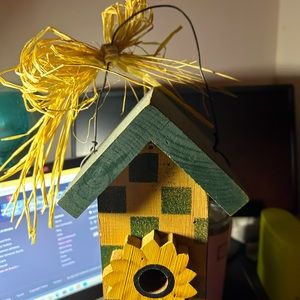 Country style wood birdhouse